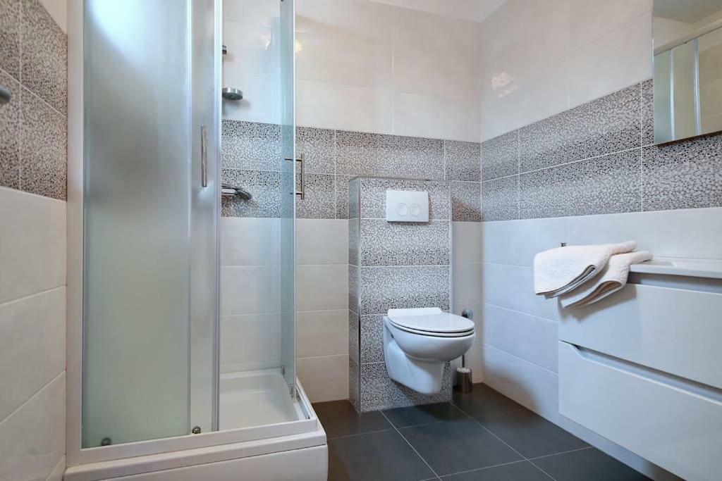 Oleandra Apartments Drage Luaran gambar
